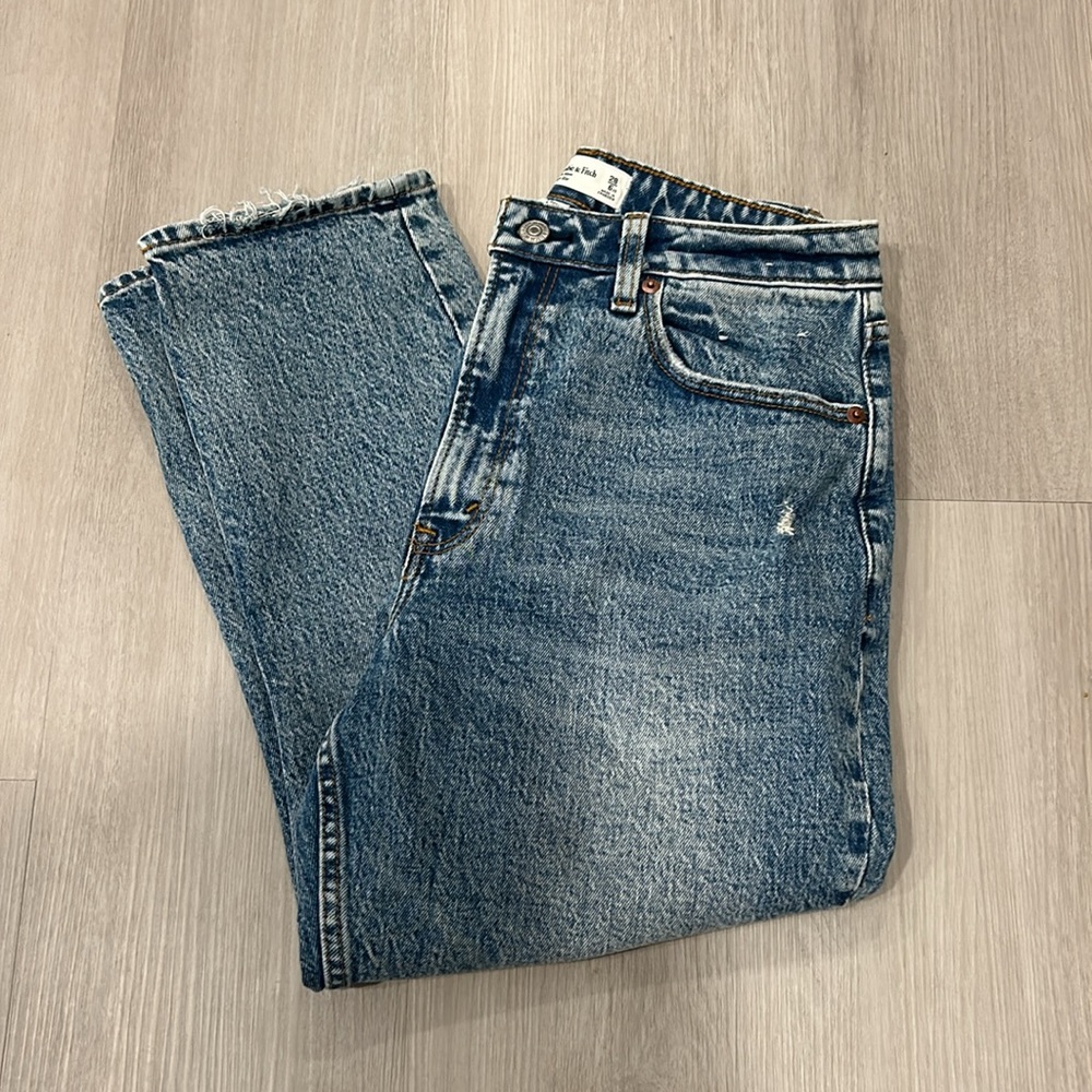 Abercrombie & Fitch High Rise Straight Leg Jeans - Medium Blue Wash